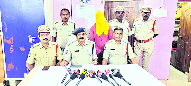 4 రోజుల్లో చోరీ కేసు ఛేదన 1