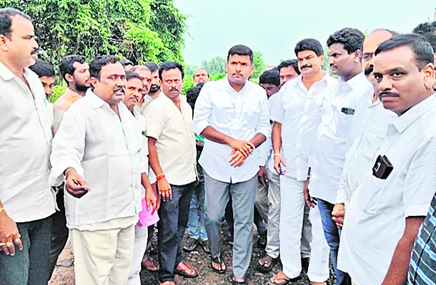 తాచేరు డైవర్షన్‌ రోడ్డు పనులపై ఎందుకీ కక్ష? 1