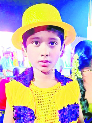 ప్రైవేటు పాఠశాల ఎదుట మృతదేహంతో ధర్నా1
