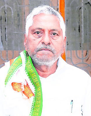 పత్రికలపై కక్ష సాధింపు సరికాదు1
