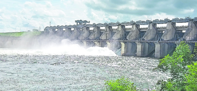 సింగూరు నీరు విడుదల 
2