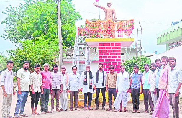 ఎన్నికల్లో ఇచ్చిన హామీలు నెరవేర్చాలి 1