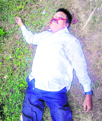 ఆక్రమణలను అడ్డుకున్న అటవీ అధికారులు 
1