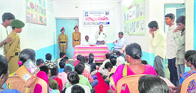 వర్షాలకు కూలిన ఇల్లు 2