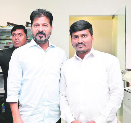 భూ సమస్యలు పరిష్కరించాలి
1