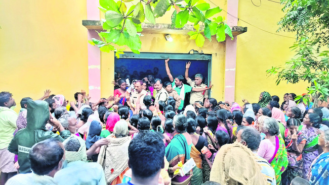 యూరియా గోస తీరేది ఎప్పుడో?2