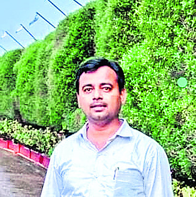 8 నెలలుగా జీతాల్లేవు..2