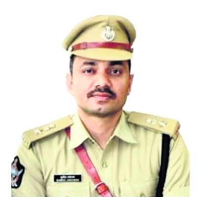 జిల్లా నూతన ఎస్పీగా  సునీల్‌ షెరాన్‌ 2