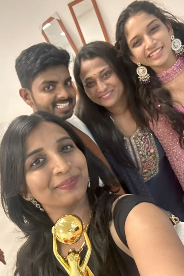 Actress Sridevi Apalla Dubai Tour With Family Photos12