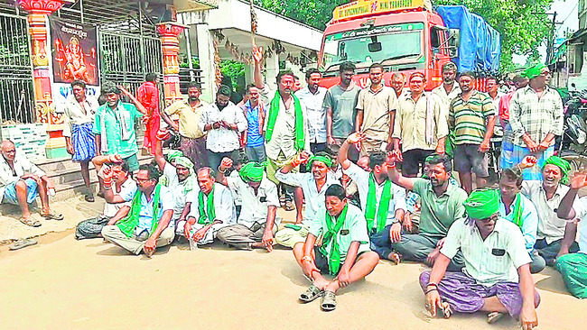 పంపకాల్లో పచ్చపాతం!1