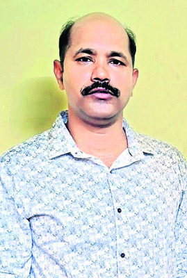 డబ్బు కాజేశారు
1