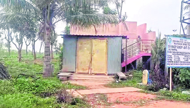 ఇద్దరు పిల్లలను చంపి, తండ్రి ఆత్మహత్య1