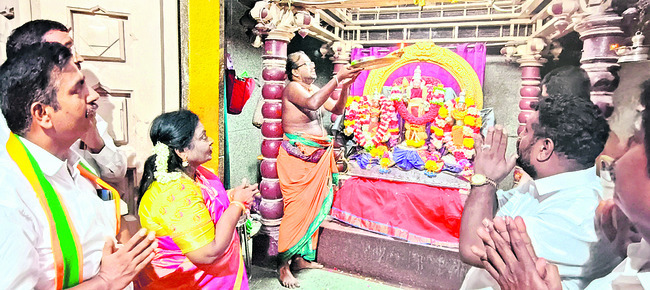 ‘అన్బుకరంగళ్‌’ 
1