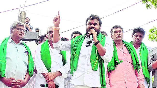 సిగ్గుతో ప్రభుత్వ పెద్దలు తలదించుకోవాలి 1