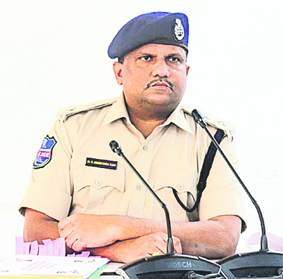వన దుర్గమ్మకు పూజలు
3