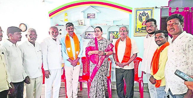 వన దుర్గమ్మకు పూజలు
1