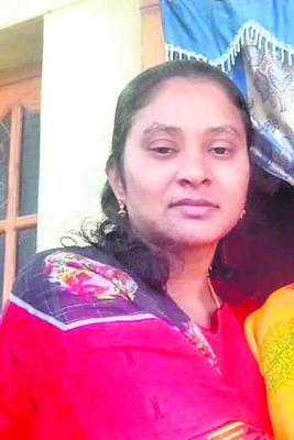 పట్టపగలు వివాహిత దారుణ హత్య 1