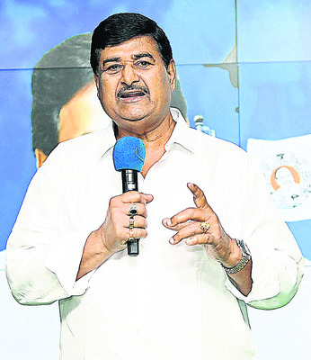 బడ్జెట్‌ ఖర్చులపై కలెక్టర్‌ ఆరా 1