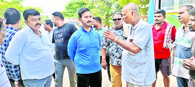 ప్రజామరుగుదొడ్లను.. తెరిపించాలి2