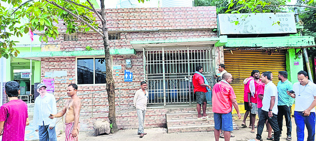 ప్రజామరుగుదొడ్లను.. తెరిపించాలి1
