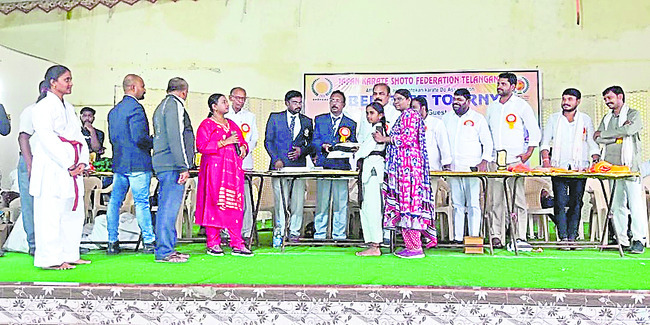 నిరుద్యోగులకు వరం ఉచిత కంప్యూటర్ శిక్షణ
2
