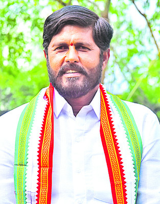 కలవని చేతులు1