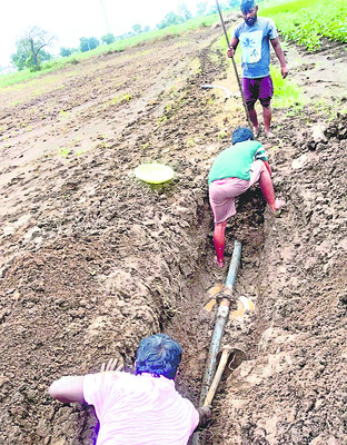 పైపులైన్కు మరమ్మతులు
1