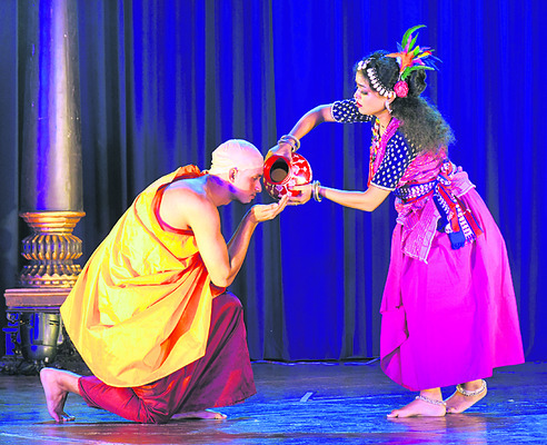 భావోద్వేగభరితంగా ‘చండాలిక’1