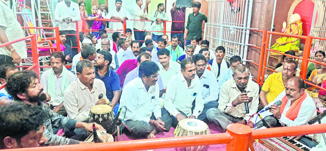 తల్లిని చంపిన కొడుకు అరెస్టు
3