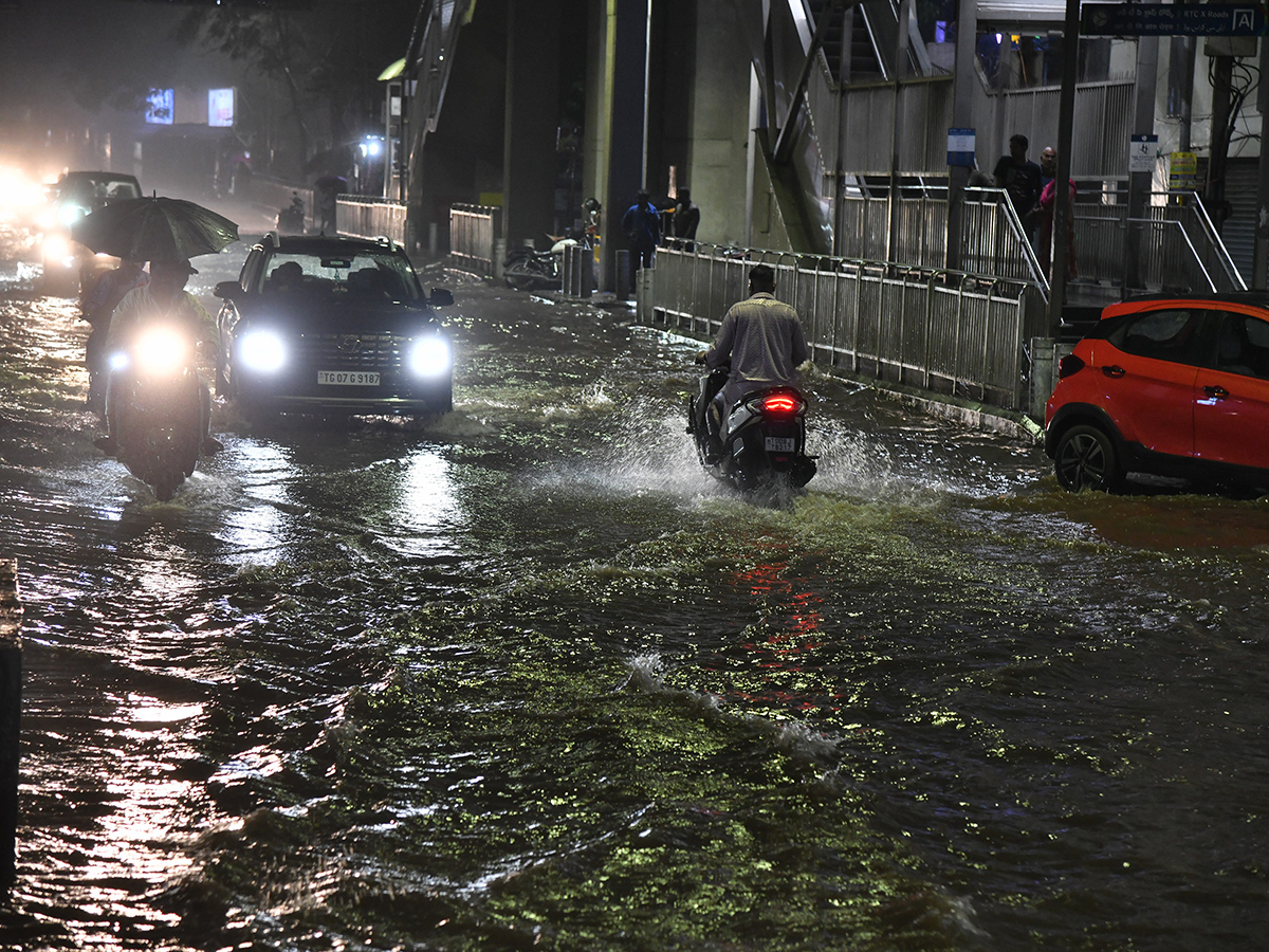 Heavy rains in Hyderabad Photos12