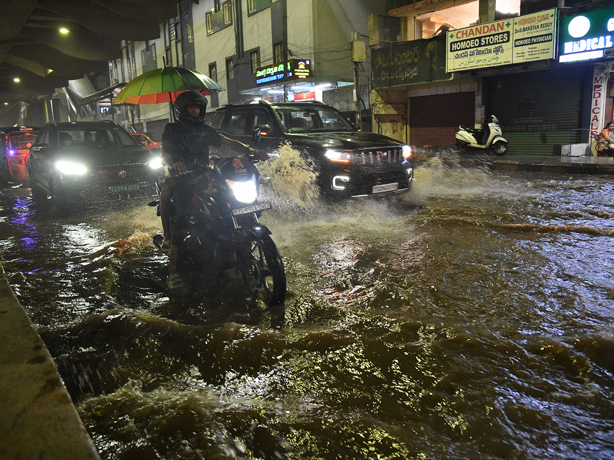 Heavy rains in Hyderabad Photos4