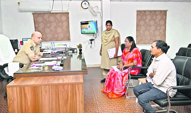 బాధితులకు భరోసా కల్పించాలి 1