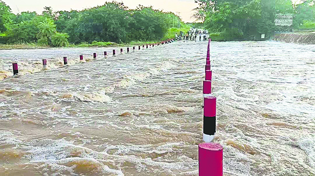 దంచికొట్టిన వాన1