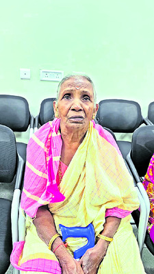 వినతులకు పరిష్కారం చూపాలి2