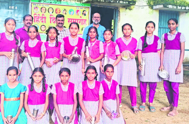 భారతదేశాన్ని ఏకం చేసే భాష హిందీ 1