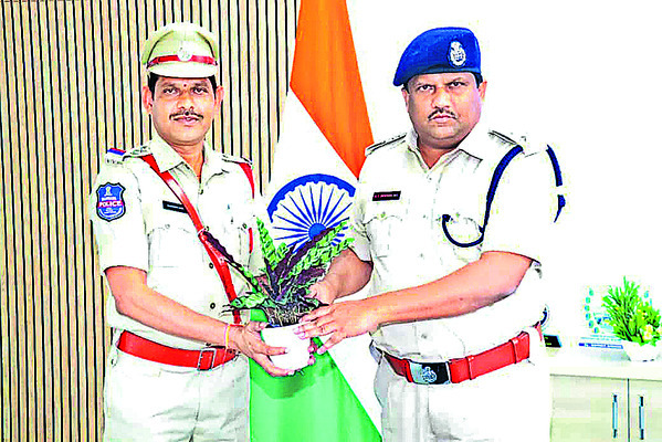 మెదక్‌ సీసీఎస్‌ ఇన్‌స్పెక్టర్‌గా  కృష్ణమూర్తి1