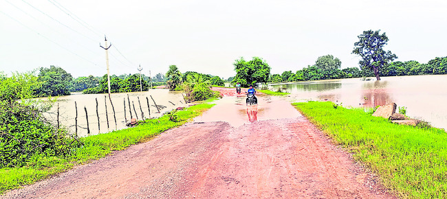 దోబూచులాడుతున్న గోదావరి3