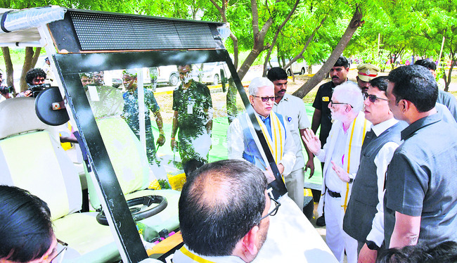 కొత్త ఆవిష్కరణలపై దృష్టి సారించాలి1
