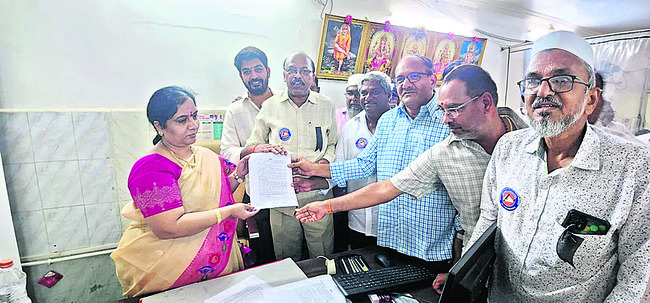 రిజిస్ట్రేషన్‌ ప్రక్రియలో అన్ని సమస్యలే.. 1