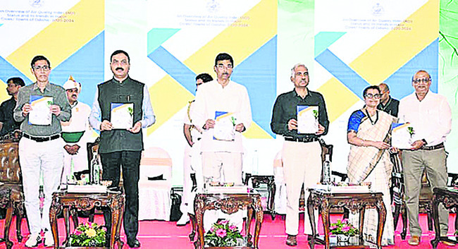 రానున్న దశాబ్దం నిత్యహరితం కావాలి: గవర్నర్ 1