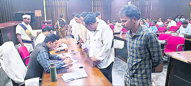 సమస్యలకు సత్వర పరిష్కారం చూపాలి1