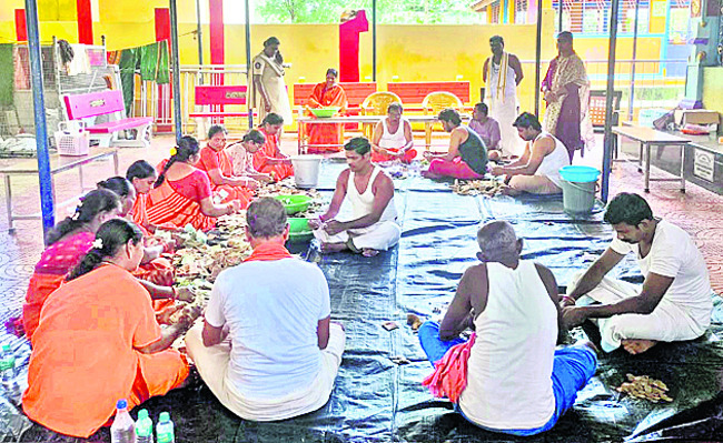 కేంద్రమంత్రి ప్రజల పక్షమా.. కార్పొరేట్‌ పక్షమా? 2