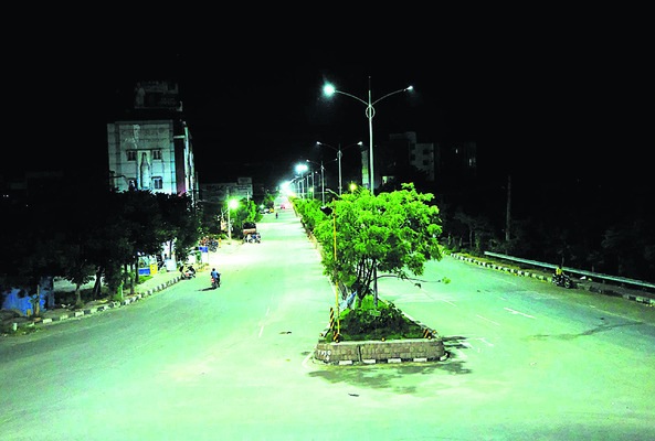 లైటింగ్ ఏర్పాటు చేయాలి
3