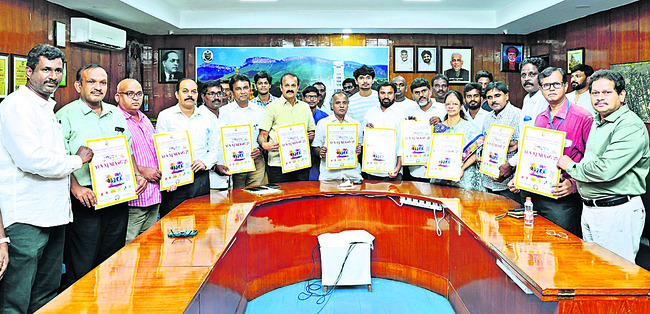 తిరుపతికి ప్రత్యేక రైళ్లు 
1