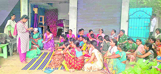 లైటింగ్ ఏర్పాటు చేయాలి
2