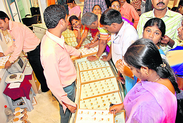 మిడిసి పడుతున్న పసిడి2