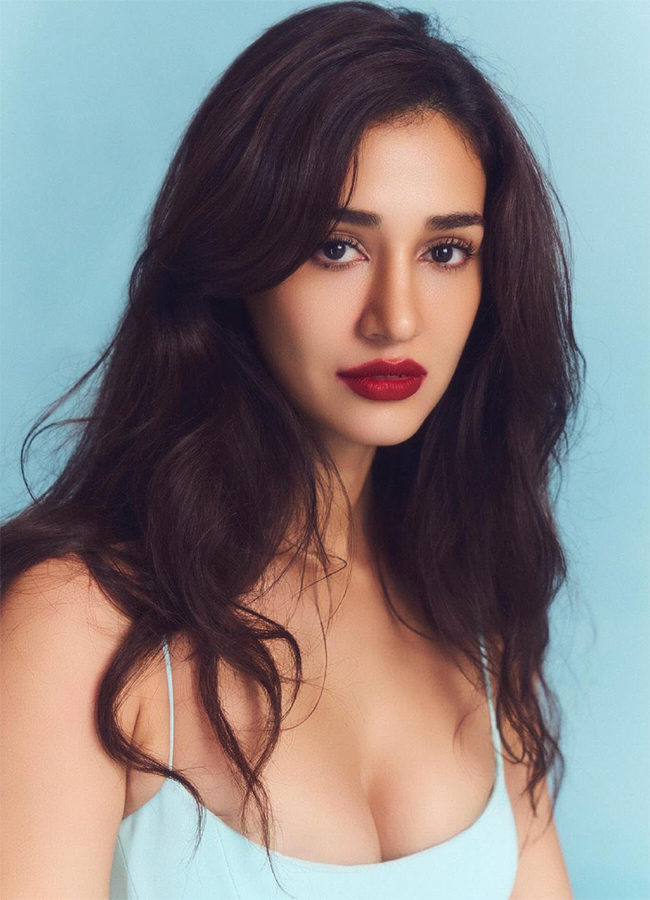 Bollywood Actress Disha Patani Trending Photos5