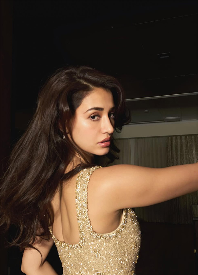 Bollywood Actress Disha Patani Trending Photos8