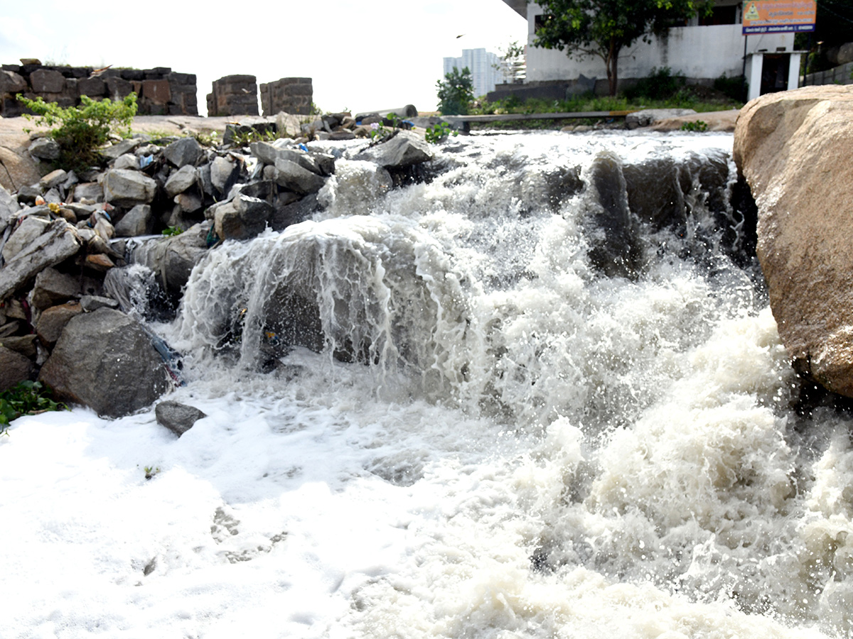 Moosapet Maisamma Lake is dangerous photos10