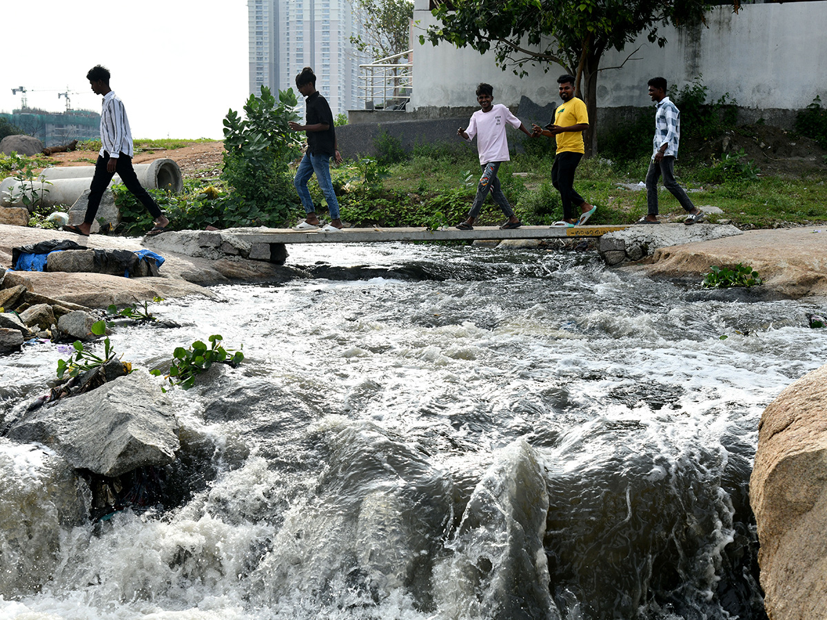 Moosapet Maisamma Lake is dangerous photos11